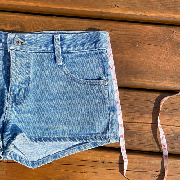 Vintage Canadian Denim Jean Shorts Lightwashed | SIZE: US 7 - Picture 8 of 11